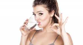 Έρευνα: Ένα ποτήρι νερό πριν από κάθε γεύμα βοηθάει να χάσουμε κιλά