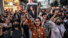 Διεθνής Αμνηστία για Ισλαμική μαντίλα: Το Ιράν κλιμακώνει «σημαντικά» τα κατασταλτικά μέτρα σε βάρος των γυναικών