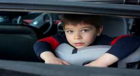 Παιδί στη θέση του συνοδηγού: Ο θανάσιμος κίνδυνος για όσα είναι μέχρι 13 ετών