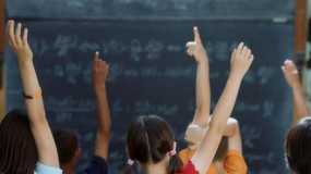 Ο Τσίπρας «παγώνει» τον ΦΠΑ 23% στην ιδιωτική εκπαίδευση
