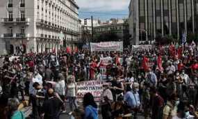 Θεσσαλονίκη: Διαμαρτυρία εργαζομένων σε τουρισμό-επισιτισμό, φραστική αντιπαράθεση με τους αστυνομικούς