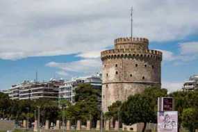 Κορονοϊός – Θεσσαλονίκη: Αρνητές πετούν τη μάσκα στο νοσοκομείο και θέλουν να φύγουν