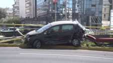 Σοκαριστικό τροχαίο στην Λ. Συγγρού – Οδηγός έχασε τον έλεγχο και εμβόλισε άλλο όχημα, στο οποίο επέβαινε μία οικογένεια