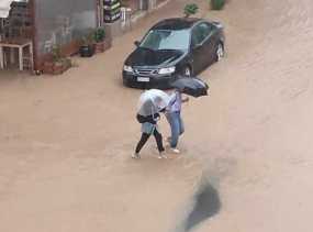 Κακοκαιρία Daniel: Υπερχείλισε χείμαρρος και πλημμυρίζει δρόμους συνοικιών στο Βόλο – Χωρίς τηλέφωνο και ρεύμα αρκετές περιοχές