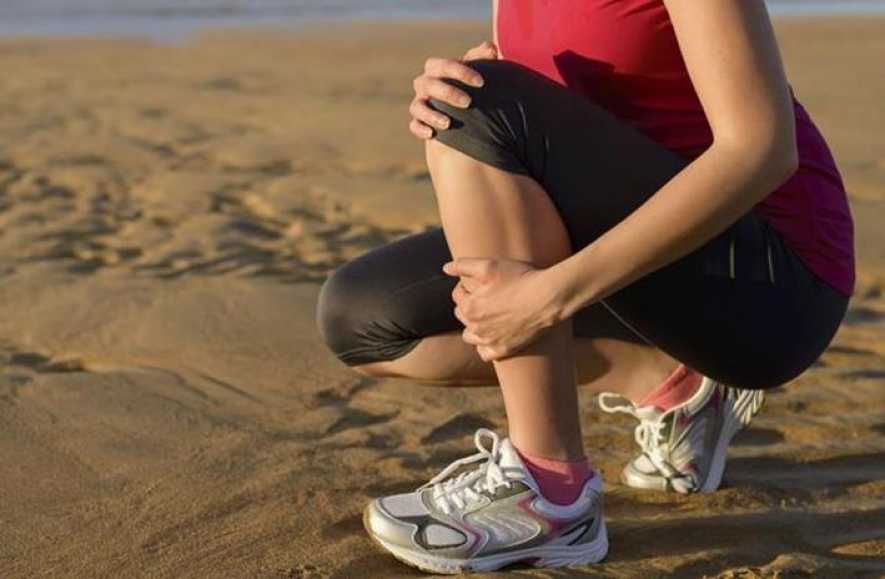 Πέντε γρήγορες ασκήσεις για να αποφύγετε τους πόνους στα γόνατα