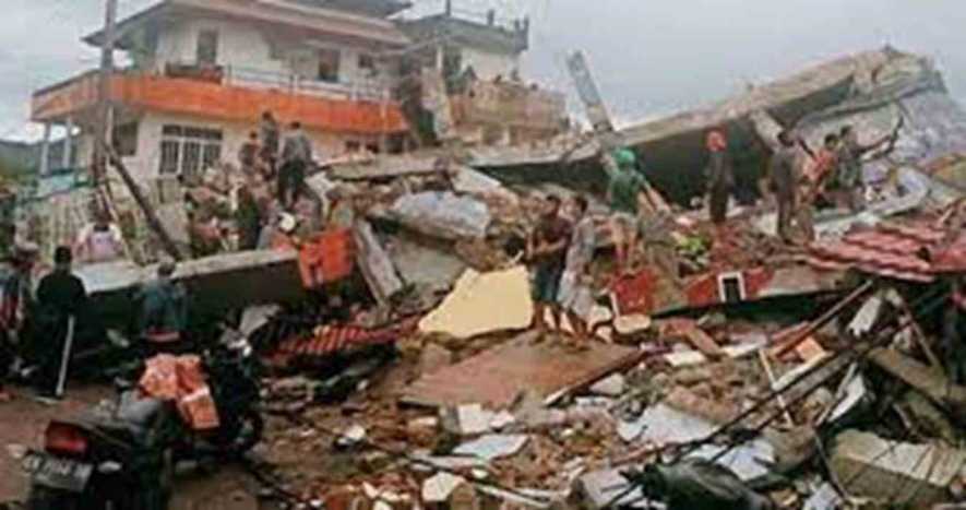 Ινδονησία: Τους 271 έφτασαν οι νεκροί από τον φονικό σεισμό – 40 άνθρωποι αγνοούνται