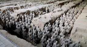 Η Λι Σιουζέν μιλάει για τα αγάλματα του Πήλινου Στρατού