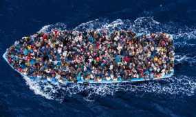 Λιβύη: Συνελήφθησαν 542 άτομα που ετοιμάζονταν να επιβιβαστούν σε φουσκωτά για να πάνε στην Ευρώπη