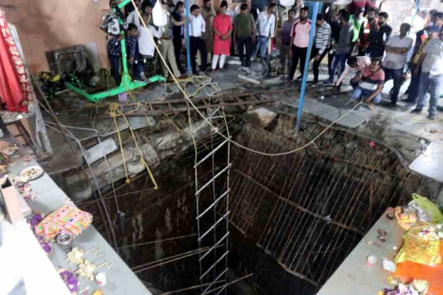 Ινδία: Υποχώρησε το πάτωμα ναού, στους 35 οι νεκροί