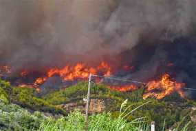 Ηλεία: Υπό έλεγχο οι φωτιές σε Λυνίσταινα και Αγία Κυριακή