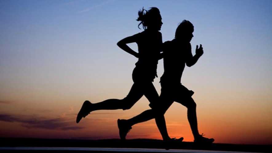 Οι 4 λόγοι να πάμε για τρέξιμο πριν ανατείλει ο ήλιος
