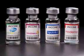 Κορονοϊός: Επικαιροποιημένα εμβόλια κατά των υποπαραλλαγών της Όμικρον αναπτύσσει η Moderna