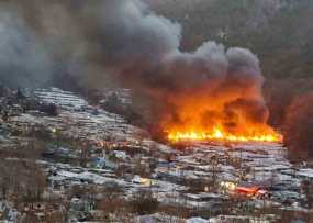 «Κόλαση» φωτιάς σε παραγκούπολη στη Σεούλ, οι αρχές απομακρύνουν 500 κατοίκους