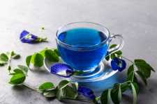 Τι είναι το μπλε τσάι που μαγεύει τον κόσμο;