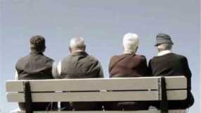 Η μοναξιά των ηλικιωμένων αυξάνει τον κίνδυνο άνοιας ιδίως εν μέσω πανδημίας