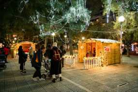 Δήμος Αθηναίων: Από τις 23 Δεκεμβρίου έως τις 6 Ιανουαρίου τα «Χριστουγεννιάτικα Χωριά» υποδέχονται μικρούς και μεγάλους σε δέκα γειτονιές της πόλης