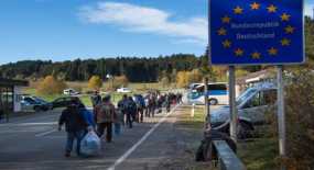 DW: Σχέδιο «αντί-Μέρκελ» στη βαλκανική οδό για το προσφυγικό