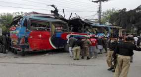 Πακιστάν: Τουλάχιστον 15 νεκροί από έκρηξη παγιδευμένου με εκρηκτικά λεωφορείου