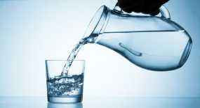 Πόσο νερό πρέπει να πίνετε για να μειώσετε τις ημικρανίες