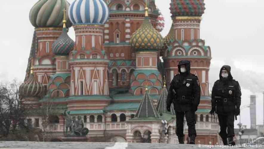 Ρωσία: 50.952 κρούσματα σε μία μέρα, τα περισσότερα του τελευταίου εξαμήνου
