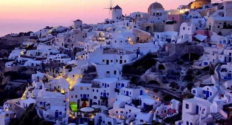 Deutsche Welle: Χρονιά ρεκόρ για τον ελληνικό τουρισμό το 2016