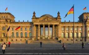 Πιο ενεργή παρουσία διεθνώς θέλει η Γερμανία