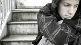 Εφηβική θλίψη ή κατάθλιψη: Πώς εντοπίζεται η ψυχική νόσος στους νέους