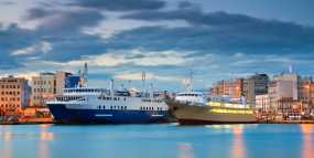 Γεμάτα τα πλοία για το τριήμερο του Αγίου Πνεύματος: Περίπου 9.500 επιβάτες φεύγουν σήμερα από τον Πειραιά