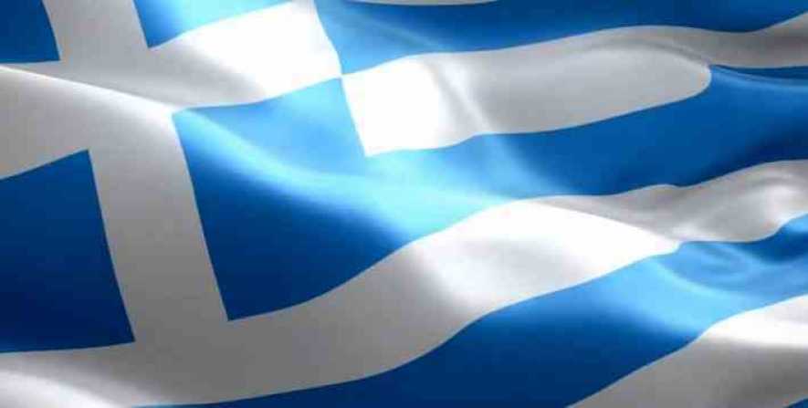 Yψώνεται με αερόστατο η μεγαλύτερη Ελληνική σημαία του κόσμου πάνω από τη λίμνη Πλαστήρα
