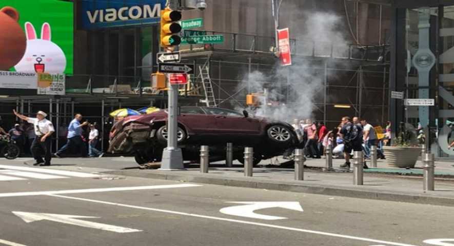 Φωνές άκουγε ο άνθρωπος που έριξε αυτοκίνητο πάνω σε πεζούς στην Times Square
