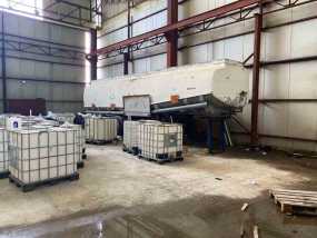 ΑΑΔΕ: Νέα έφοδος σε αποθήκη για τους παράνομους διαλύτες – Δεσμεύτηκαν άλλοι τέσσερις τόνοι με το λαθραίο υλικό