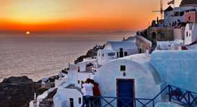 2,5 εκατ. τουρίστες θα επισκεφθούν την Ελλάδα το 2017