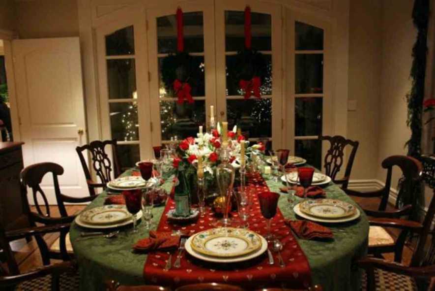 Φούσκωμα: Οι τρεις κατηγορίες τροφών που πρέπει να αποφύγετε στο πρωτοχρονιάτικο τραπέζι