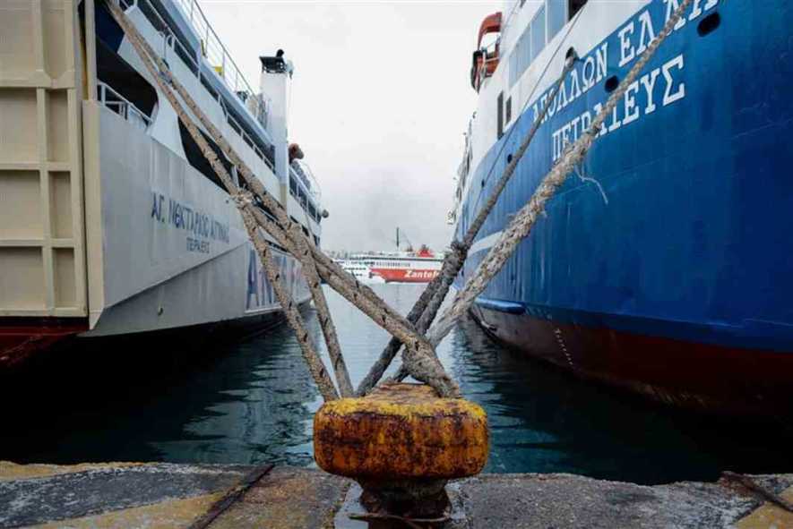 Μηχανική βλάβη στο πλοίο «Kρήτη II» με 238 επιβάτες