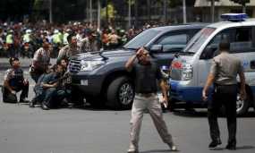 Τρόμος στην Τζακάρτα - Βομβιστές αυτοκτονίας σκόρπισαν τον θάνατο
