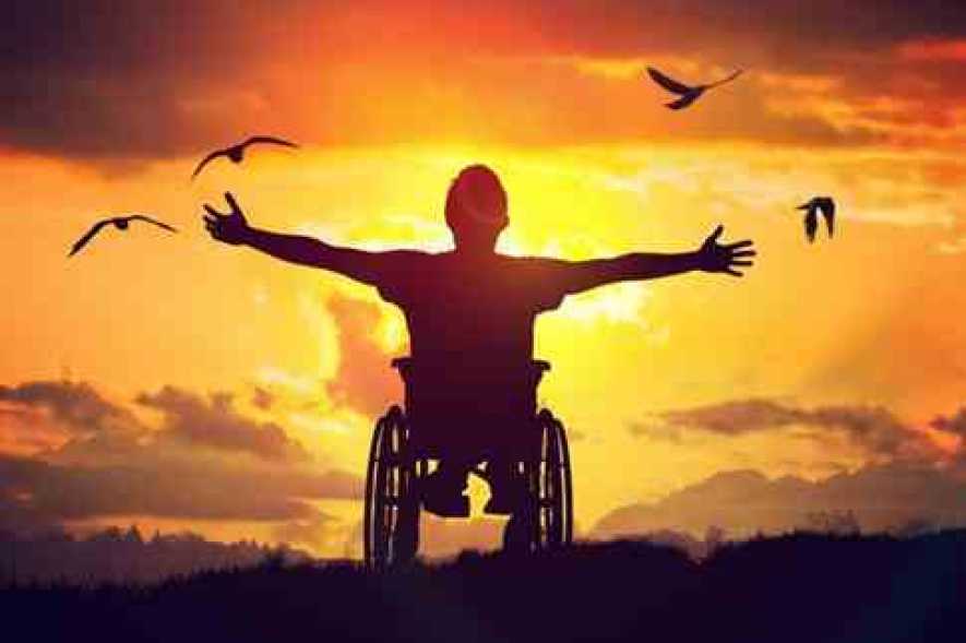 Παγκόσμια Ημέρα Ατόμων με Αναπηρία: Ο προσωπικός βοηθός με αμοιβή από το κράτος και οι νέες αλλαγές
