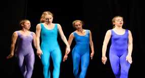 Η παράσταση της ομάδας χορού «7ο Βήμα» μάς ταξιδεύει στις θάλασσες του Καββαδία