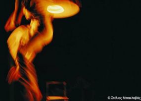 Στροβιλισμός Χορευτικής Ενέργειας: έκθεση του Στέλιου Μπακλαβά στο Ίδρυμα Μιχάλης Κακογιάννης