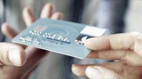 Πρόστιμα μέχρι 1. εκατ. ευρώ σε επιχειρήσεις που δεν δέχονται κάρτες